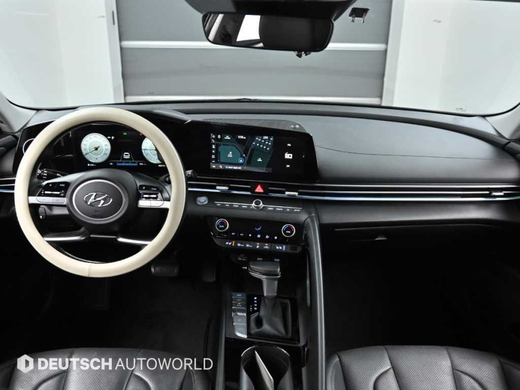 HYUNDAI Avante - Vista 7