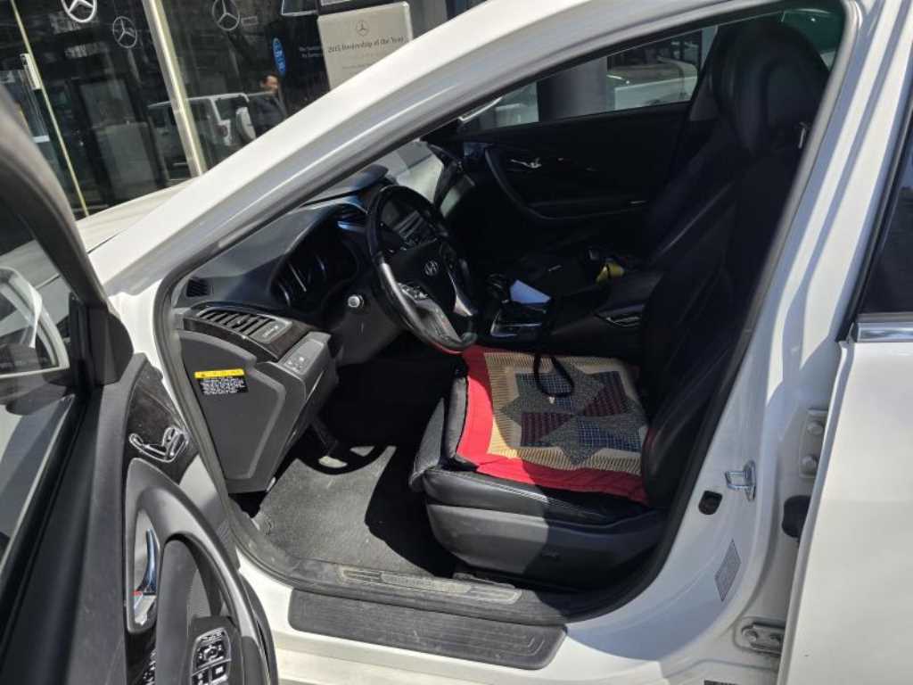 HYUNDAI Grandeur - Vista 4