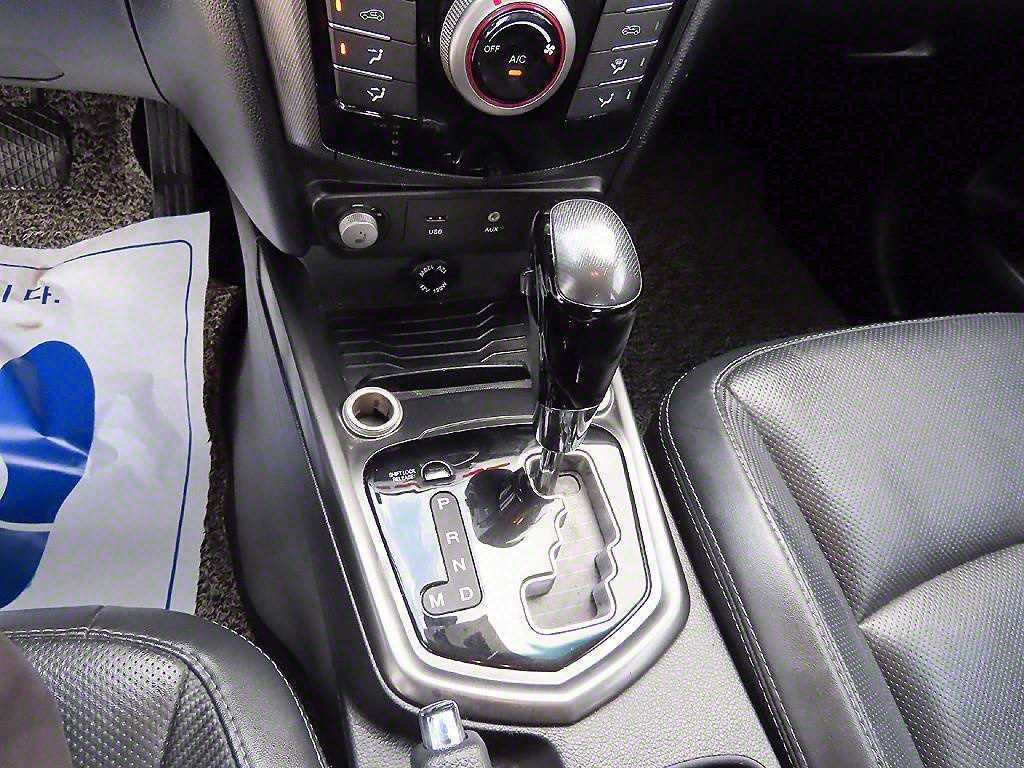 Ssangyong Tivoli - Vista 10