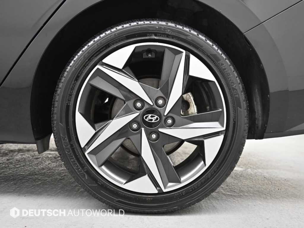 HYUNDAI Avante - Vista 5