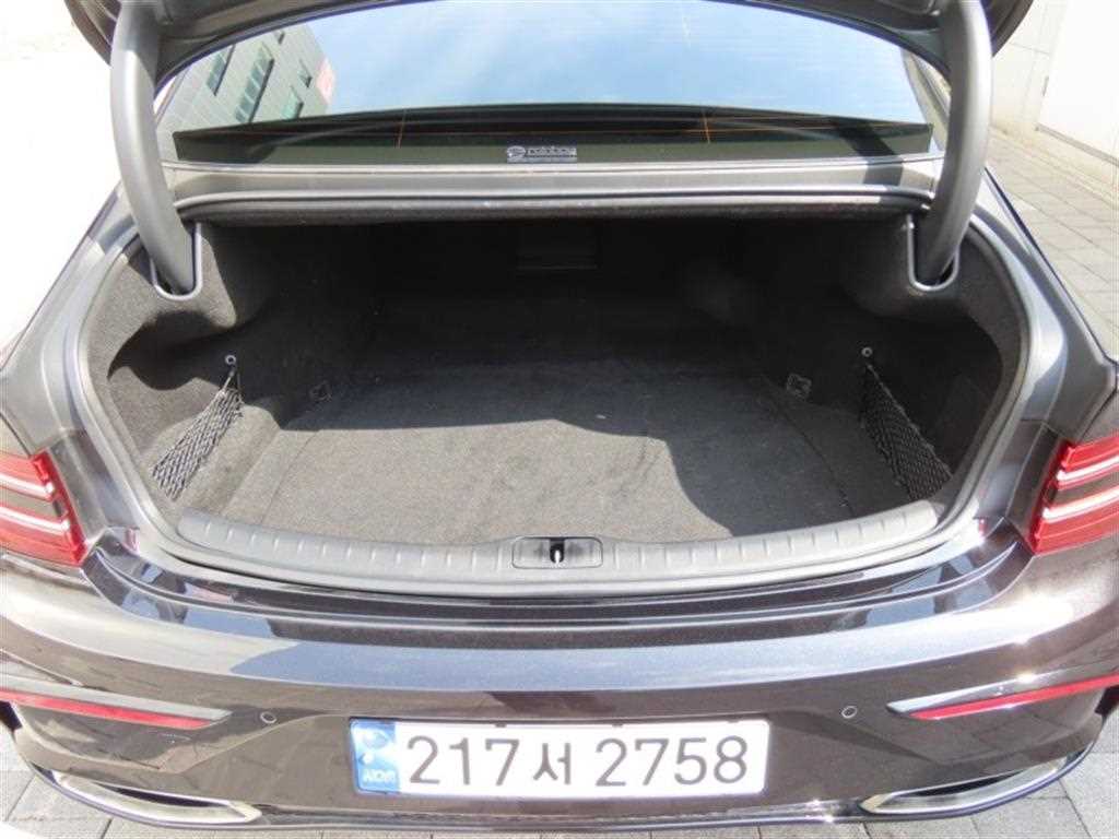 Genesis G80 2025 Negro - Importación desde Corea - HF Imports Iquique - Foto 18