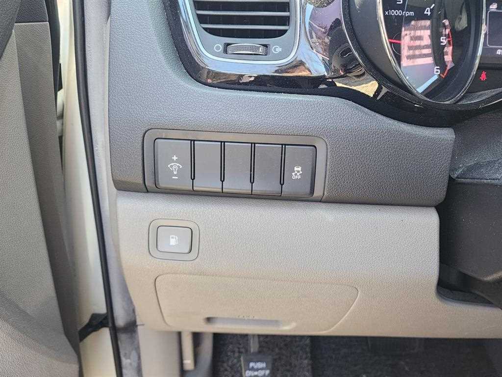 KIA Carnival 2016 Blanco - Importación desde Corea - HF Imports Iquique - Foto 13