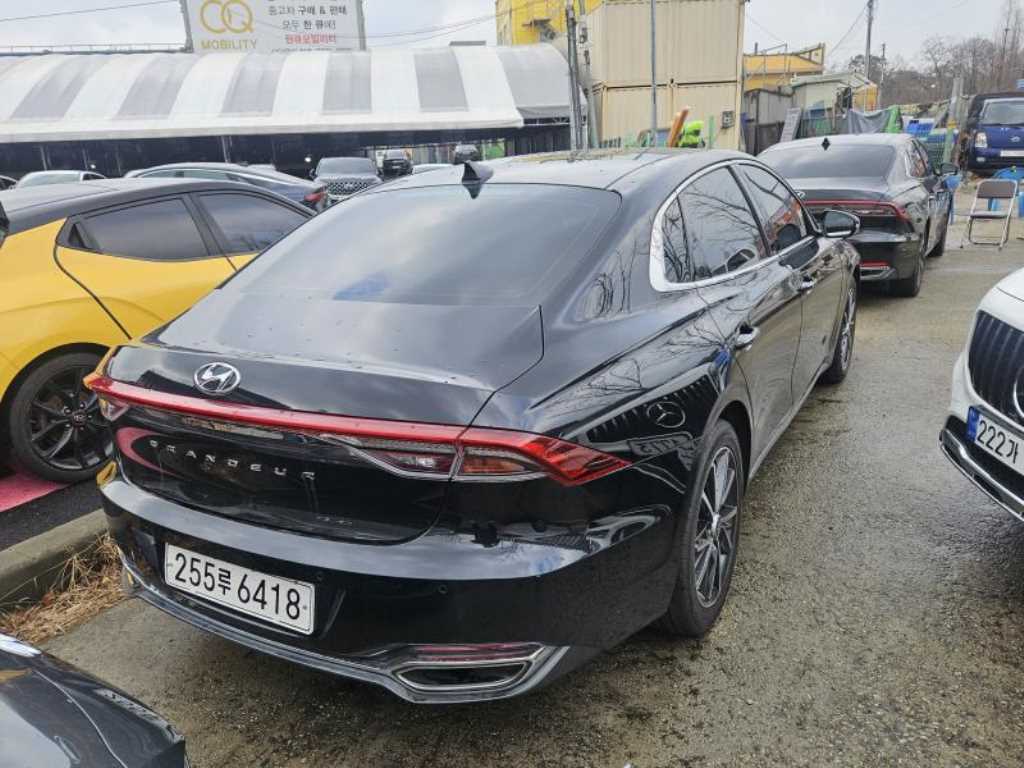 HYUNDAI Grandeur - Vista 4