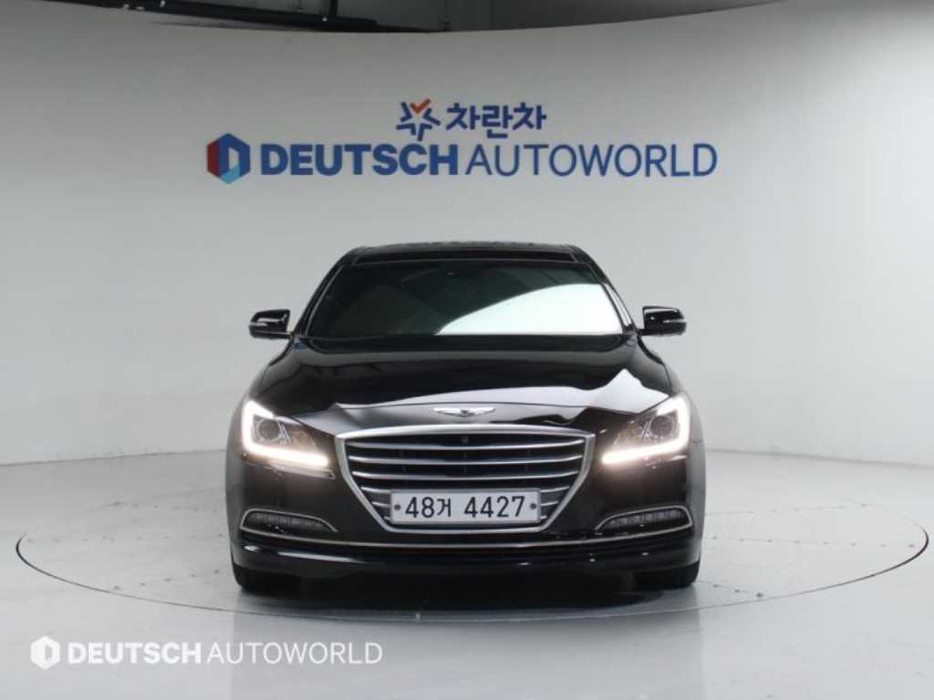 HYUNDAI Genesis - Vista 3