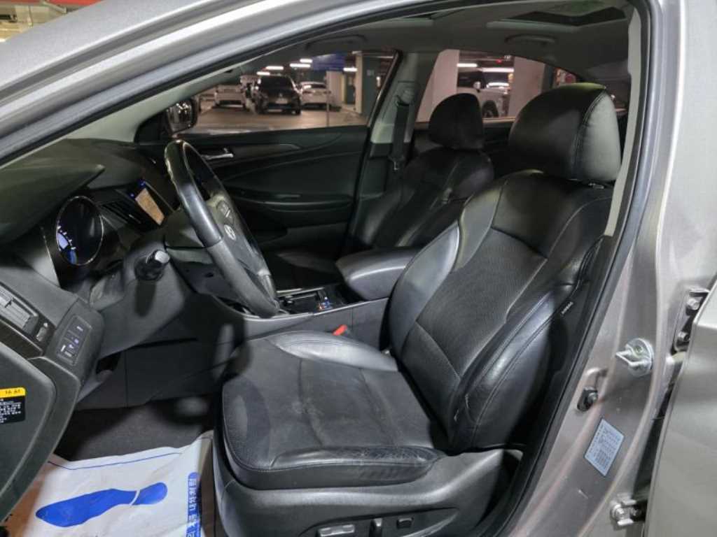 HYUNDAI Sonata - Vista 7