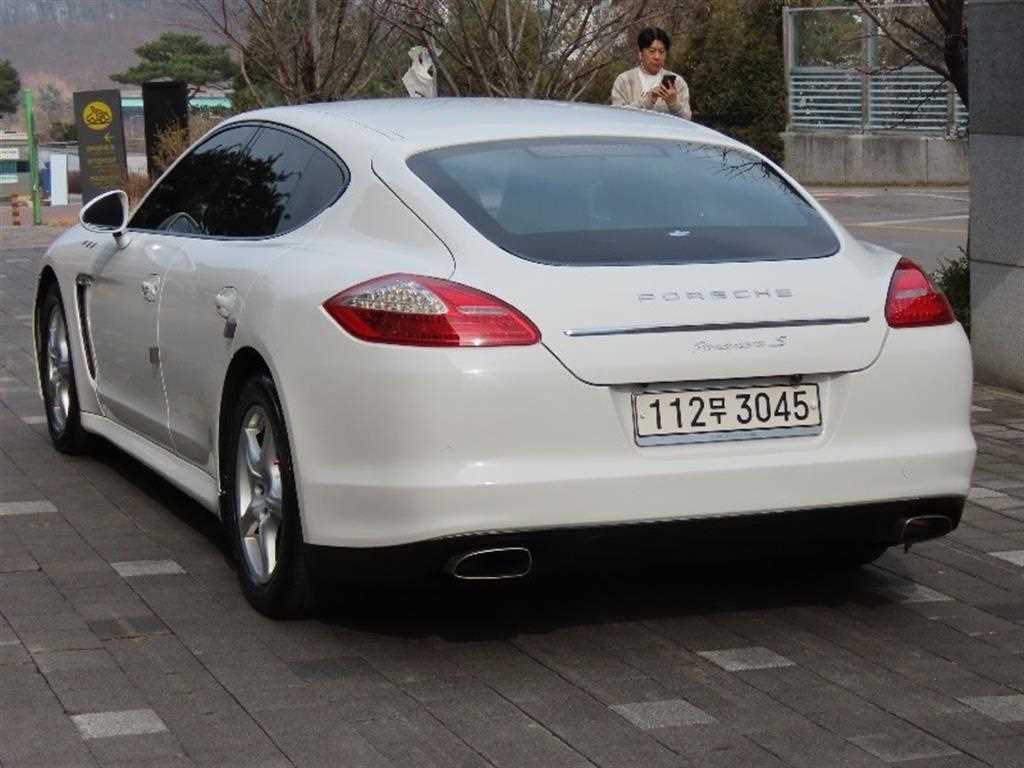 Porsche Panamera - Vista 4