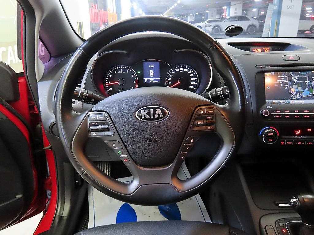 KIA K3 - Vista 8