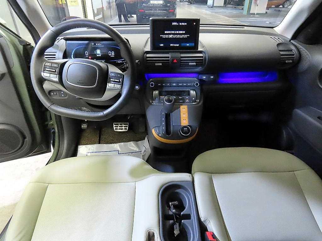 HYUNDAI Casper - Vista 10