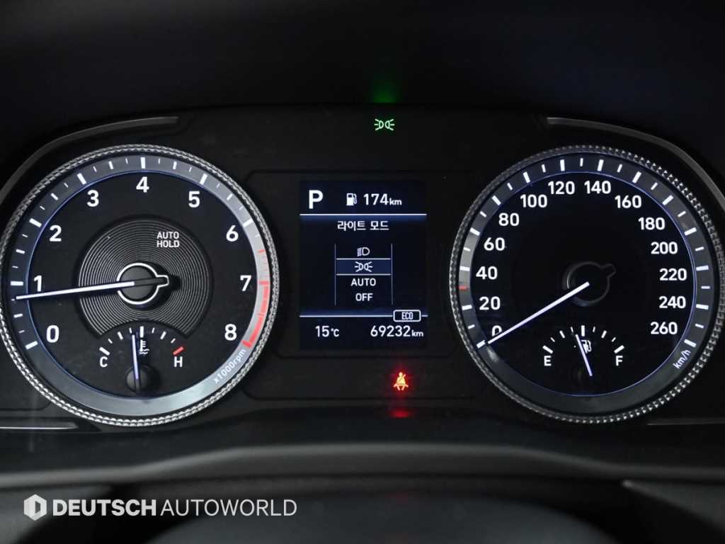 HYUNDAI Sonata - Vista 8