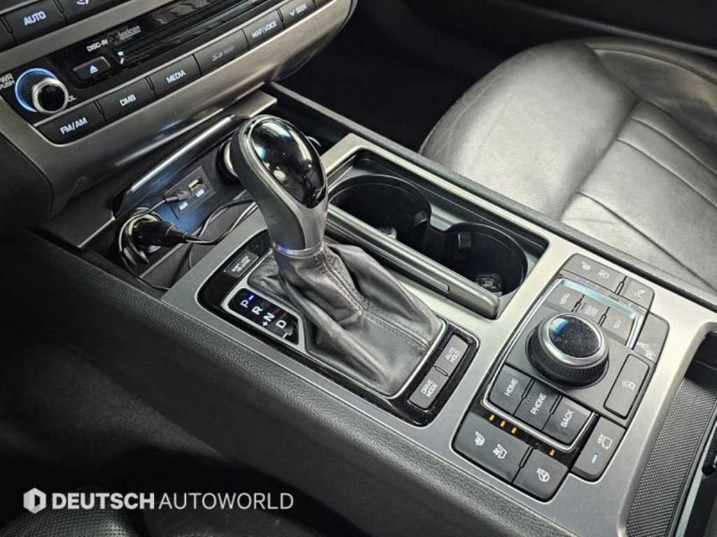 HYUNDAI Genesis - Vista 9