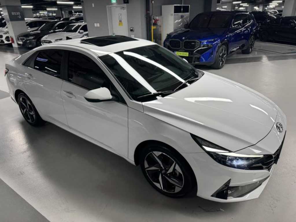 HYUNDAI Avante - Vista 6