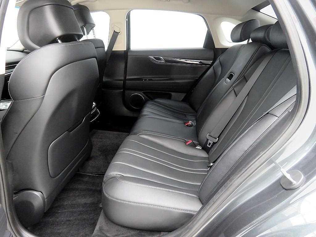 Genesis G80 - Vista 8