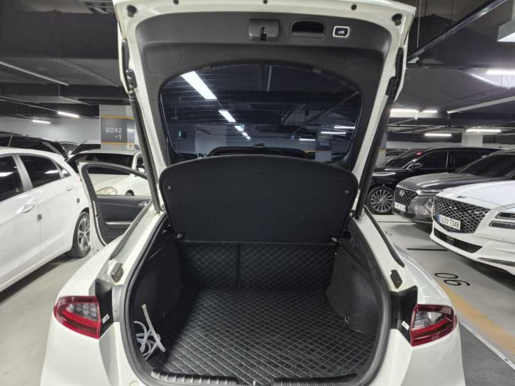 KIA Stinger 2019 Blanco - Importación desde Corea - HF Imports Iquique - Foto 15