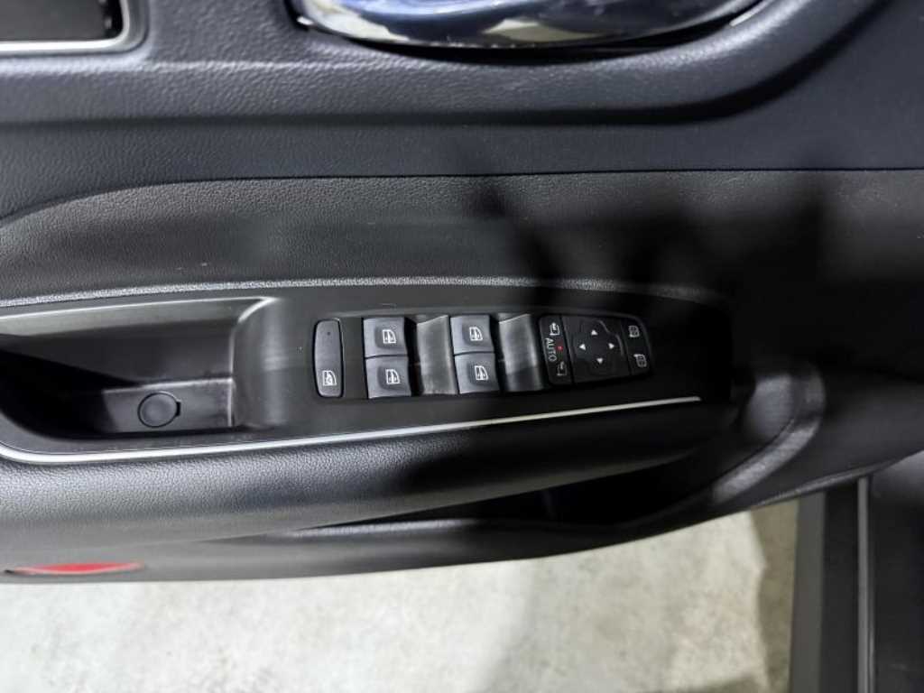 SAMSUNG QM6 - Vista 12