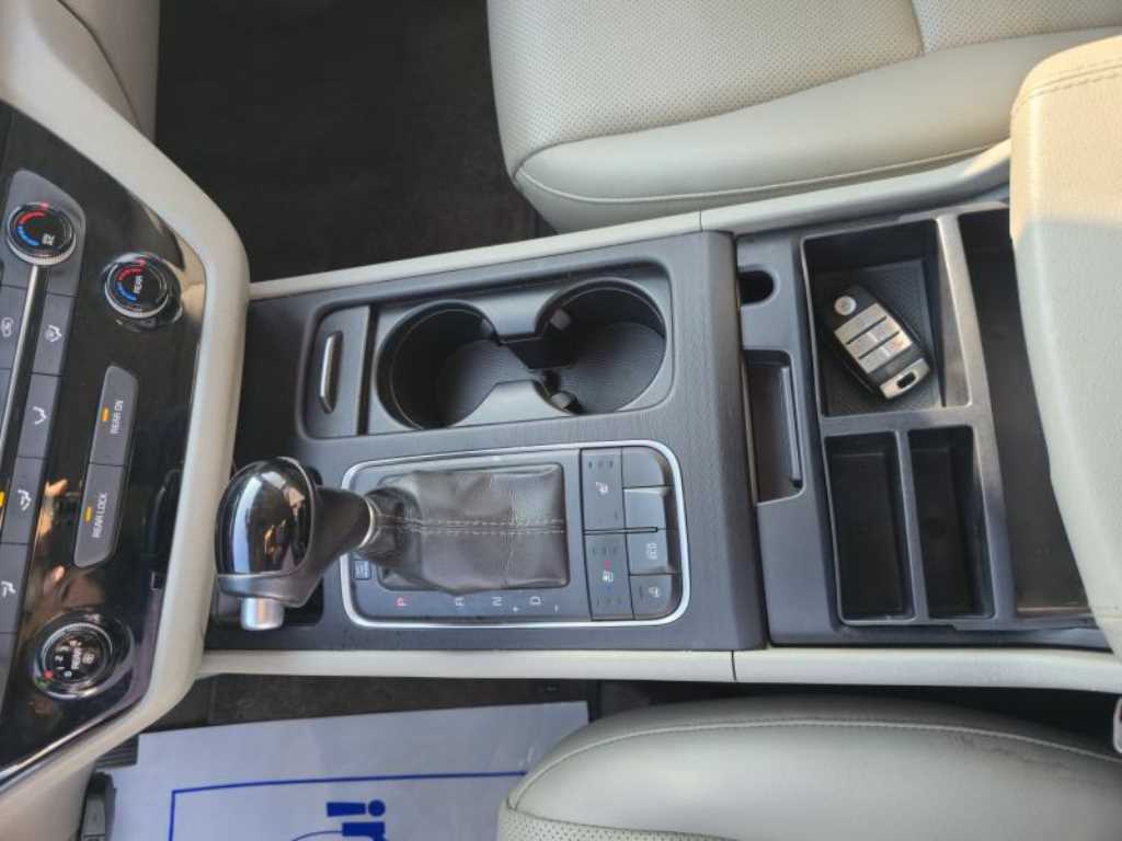 KIA Carnival - Vista 10