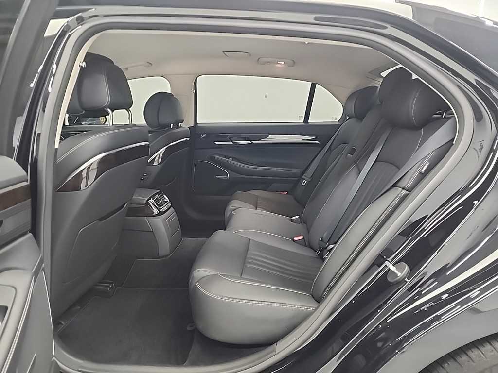 Genesis G90 - Vista 12