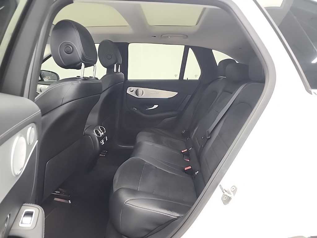 Mercedes Benz GLC Class - Vista 12