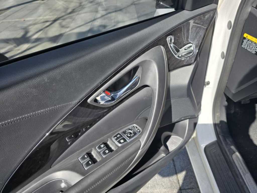 HYUNDAI Grandeur - Vista 5