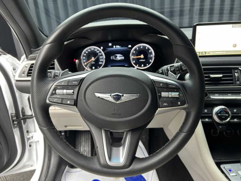 Genesis G70 - Vista 8