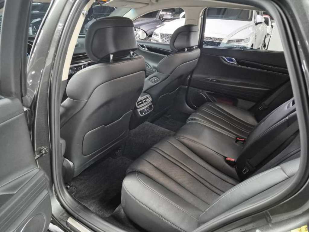 Genesis G80 - Vista 9