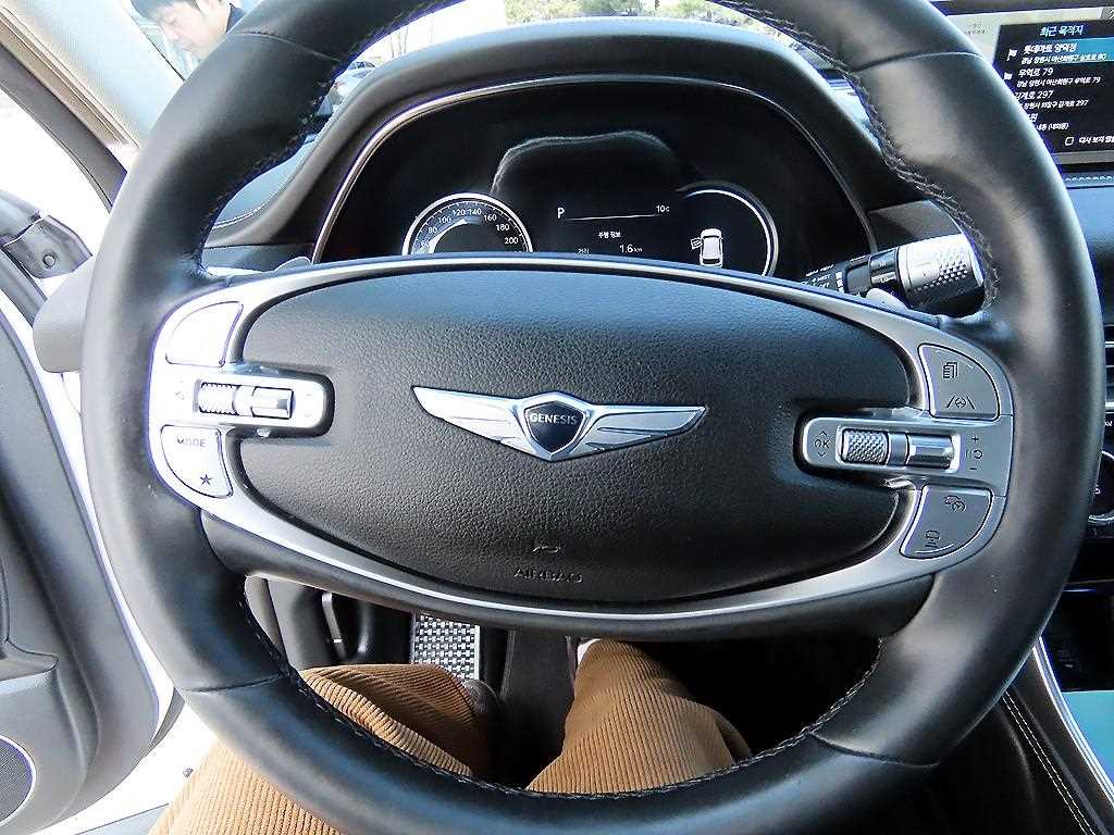 Genesis GV80 - Vista 8