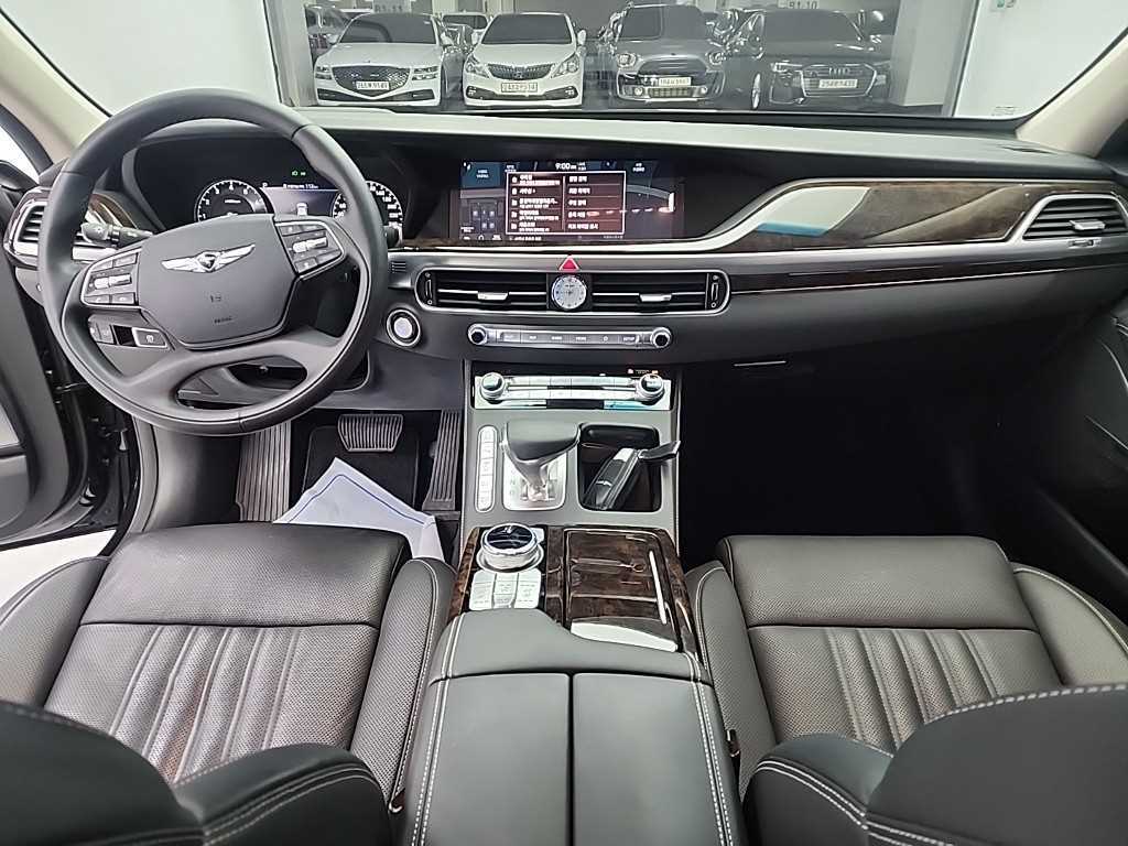 Genesis G90 - Vista 7