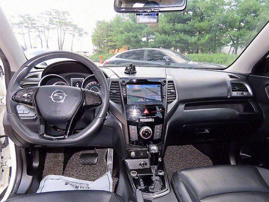 Ssangyong Tivoli - Vista 7