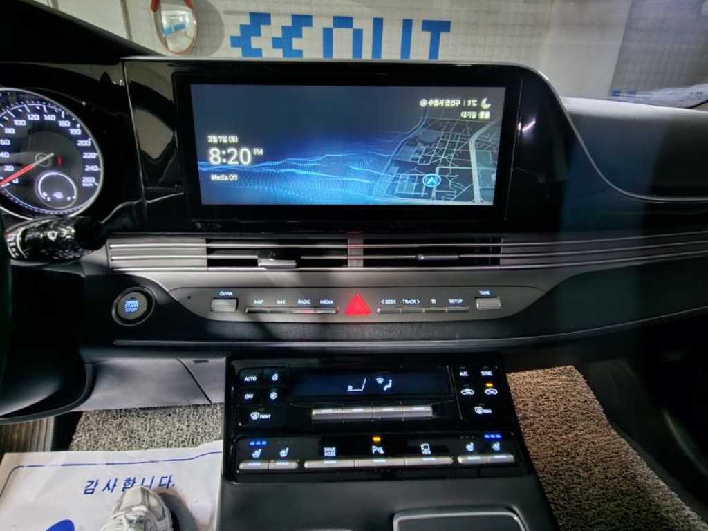 HYUNDAI Grandeur - Vista 9