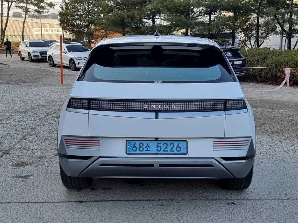 HYUNDAI Ioniq 5 - Vista 3