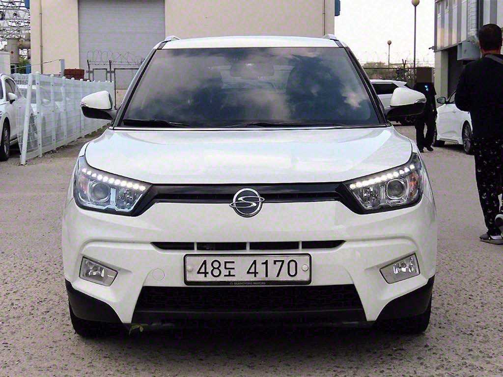 Ssangyong Tivoli 2017 Blanco - Importación desde Corea - HF Imports Iquique - Foto 1