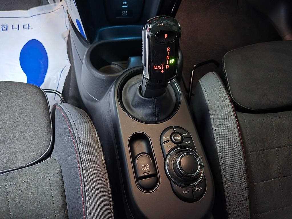 Mini Cooper Convertible - Vista 12