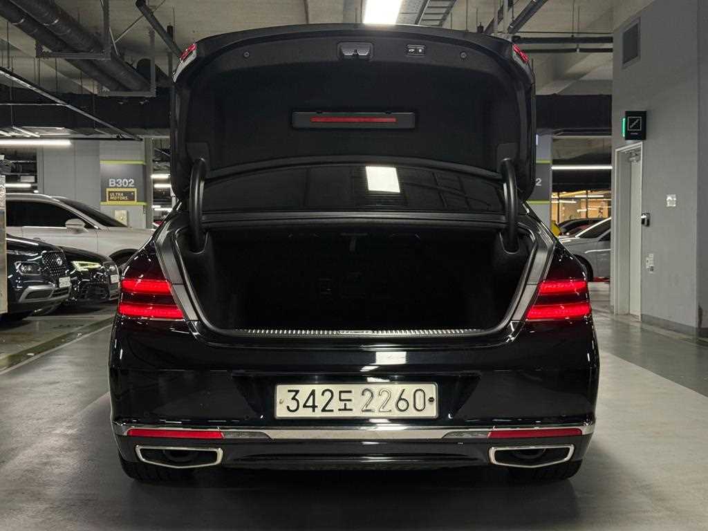 Genesis G90 - Vista 6