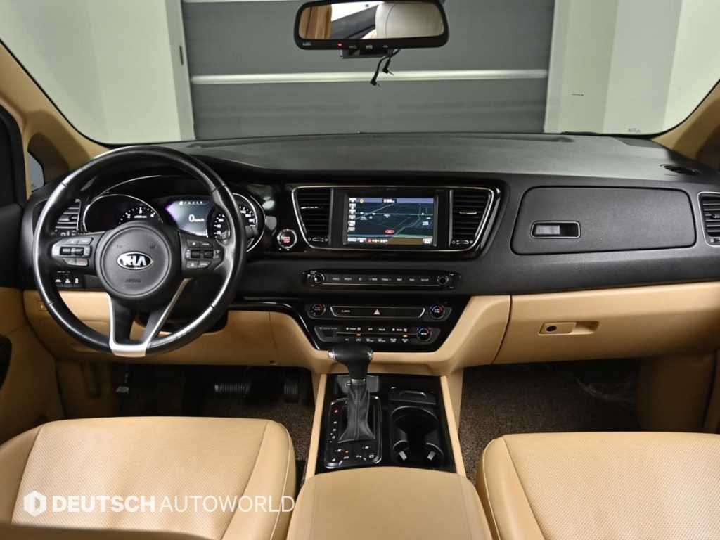 KIA Carnival - Vista 7