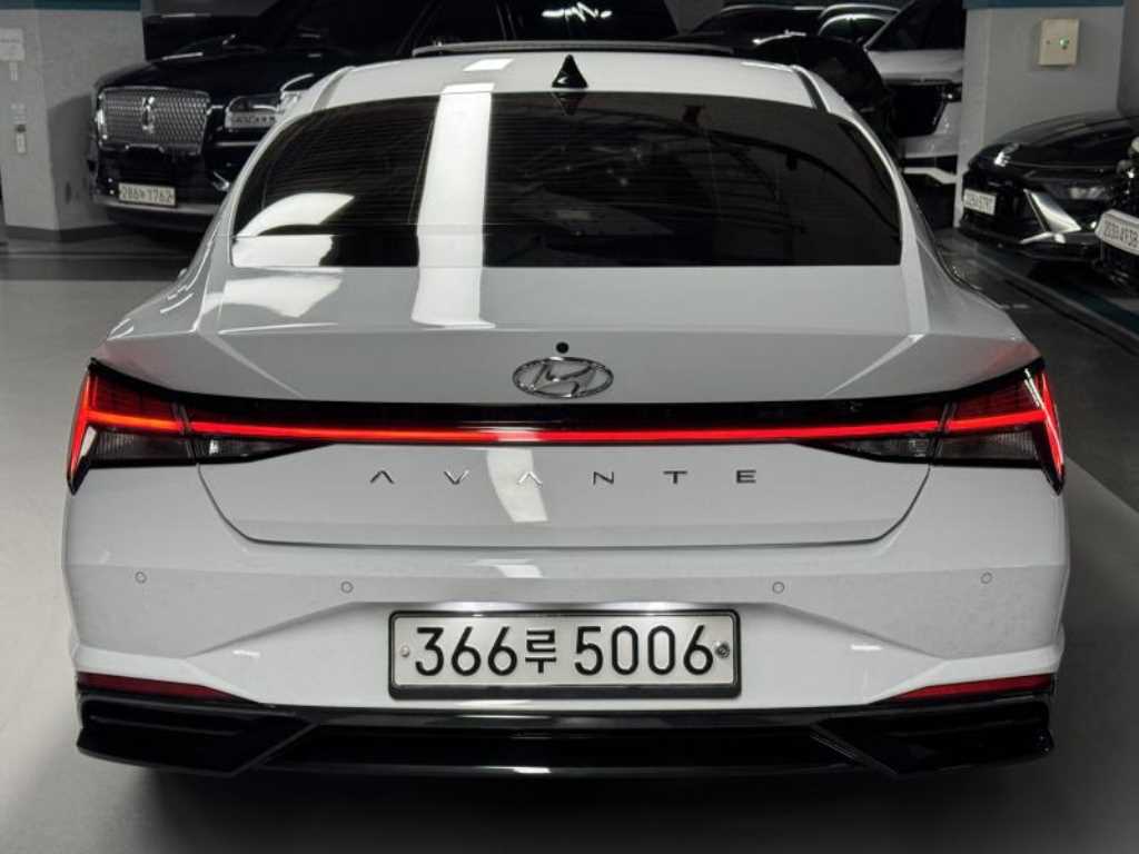 HYUNDAI Avante - Vista 4