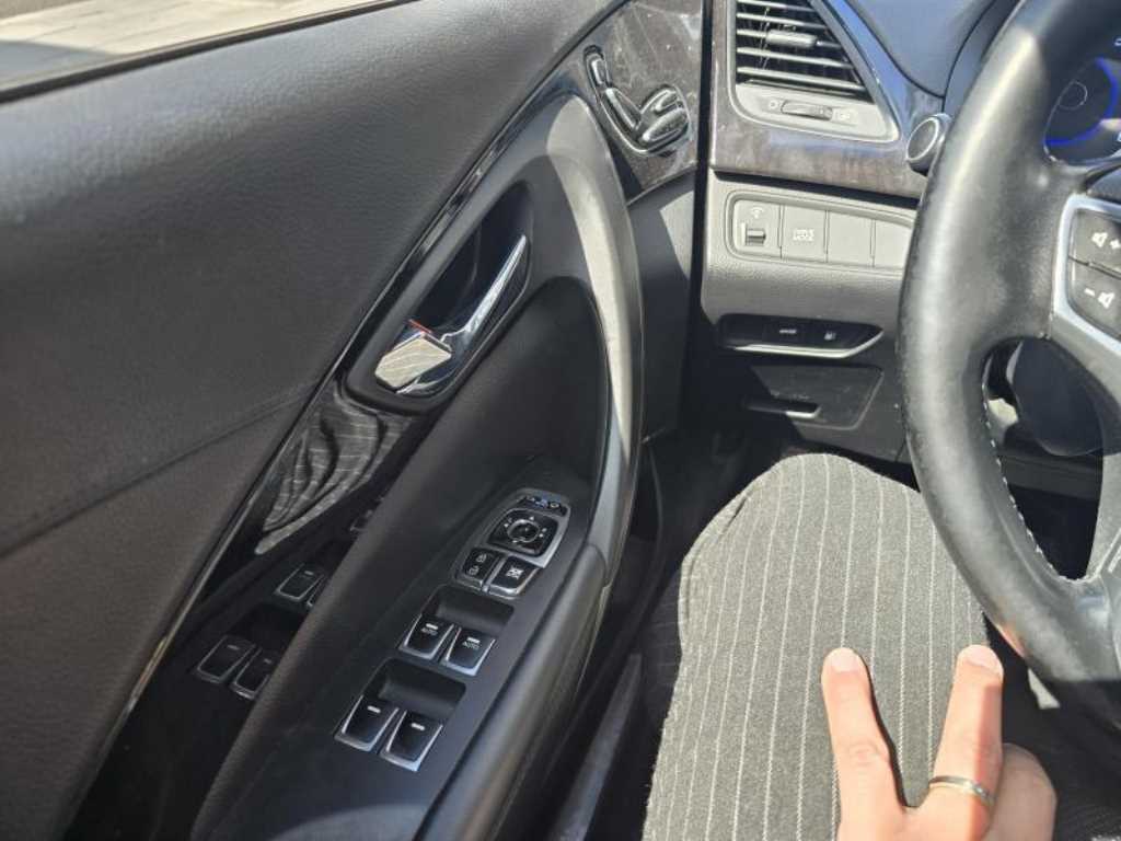 HYUNDAI Grandeur - Vista 9