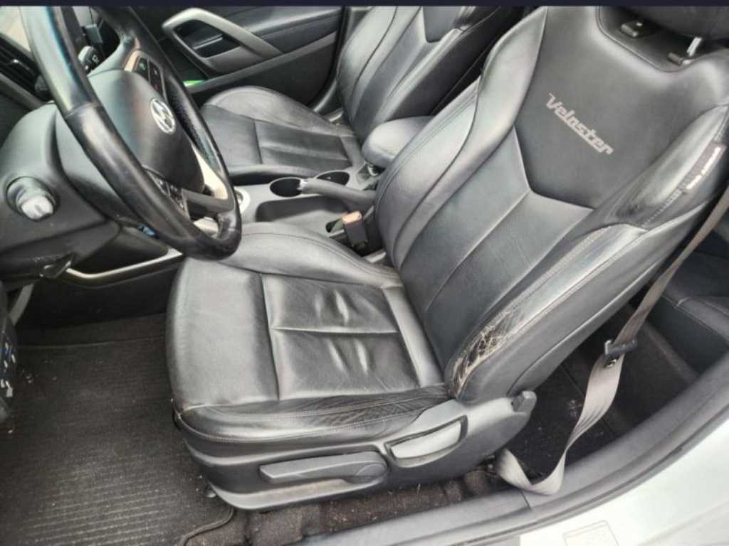 HYUNDAI Veloster - Vista 5