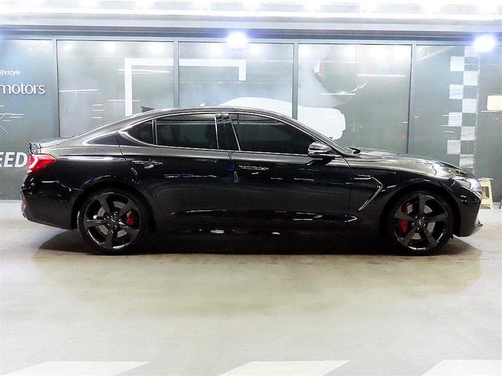 Genesis G70 - Vista 3