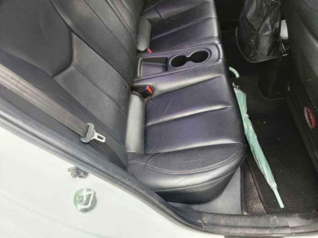 HYUNDAI Veloster - Vista 6