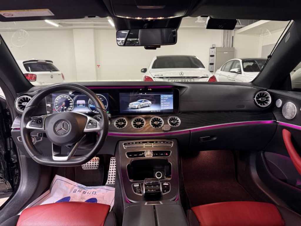 Mercedes Benz E class - Vista 8