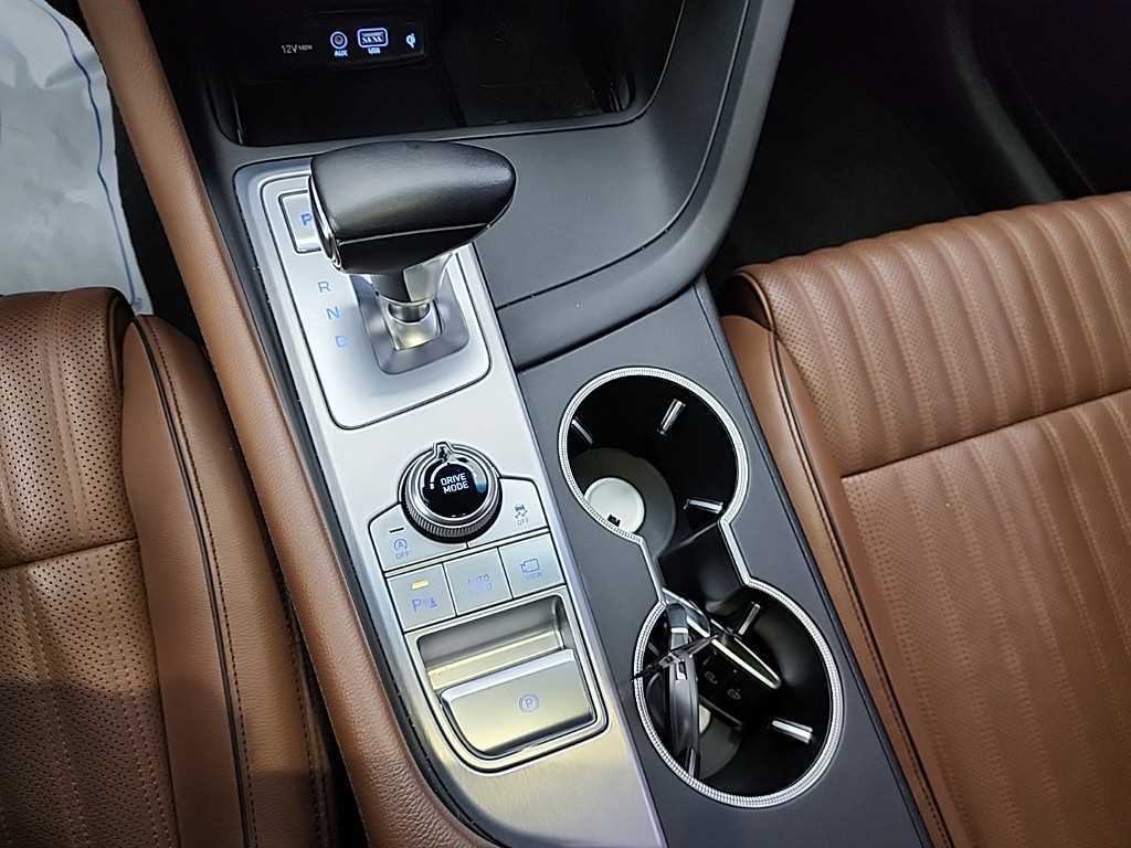 Genesis G70 - Vista 8