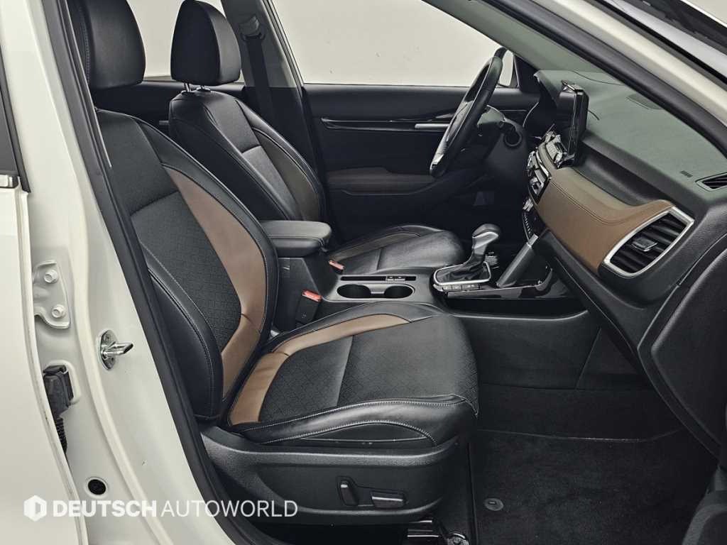 KIA Seltos - Vista 10