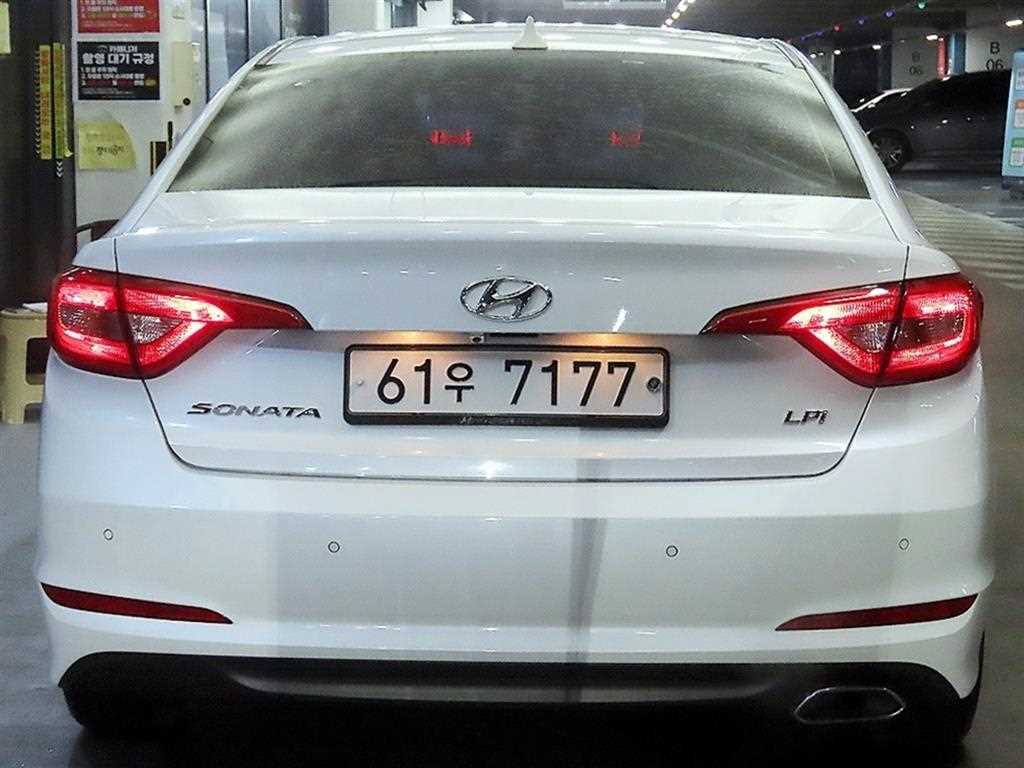HYUNDAI Sonata - Vista 5