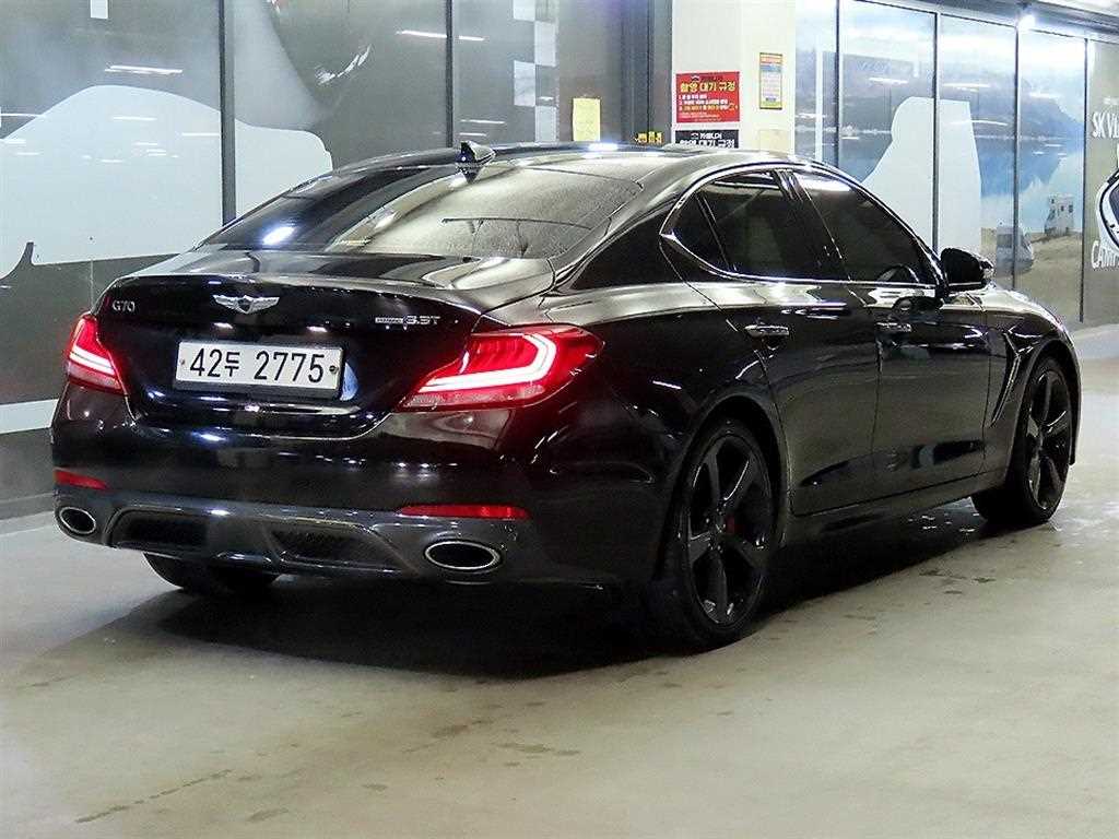 Genesis G70 - Vista 4