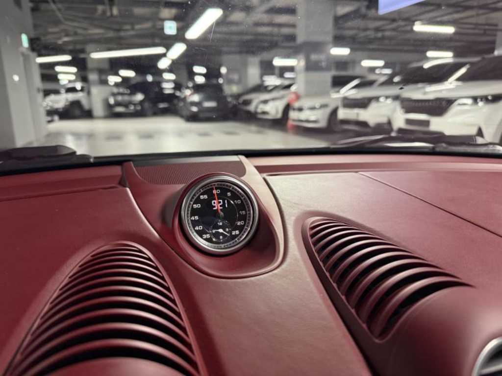 Porsche 718 2018 Negro - Importación desde Corea - HF Imports Iquique - Foto 13