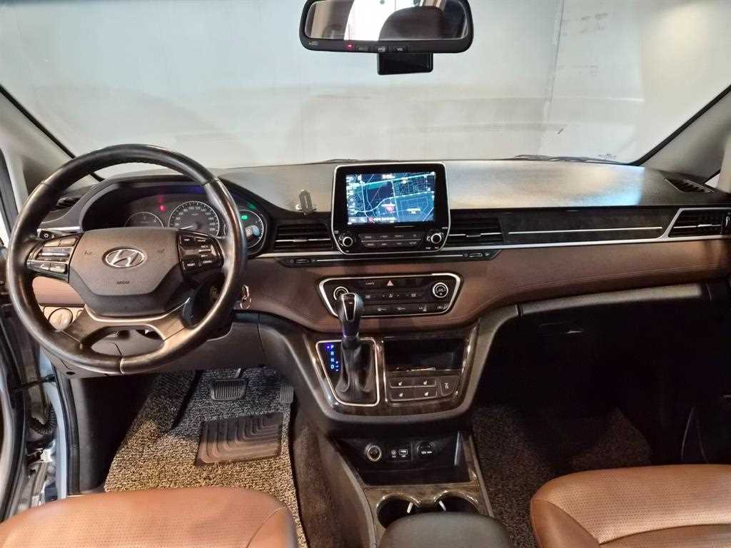 HYUNDAI Starex - Vista 8