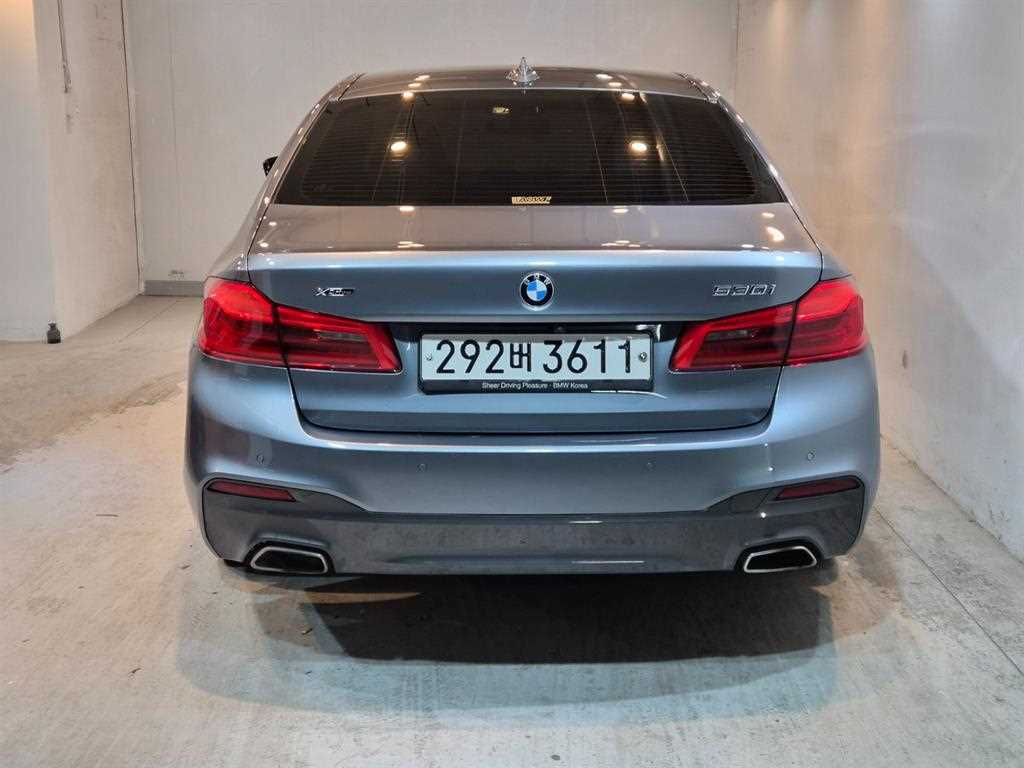 BMW 5 Series - Vista 4