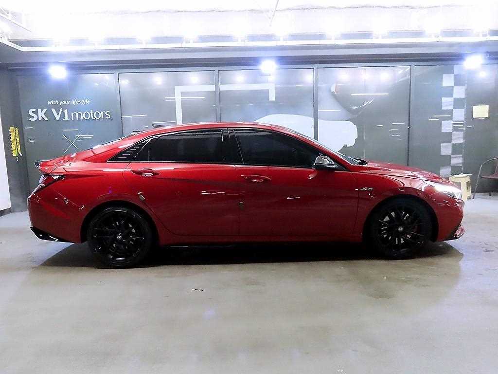 HYUNDAI Avante - Vista 3