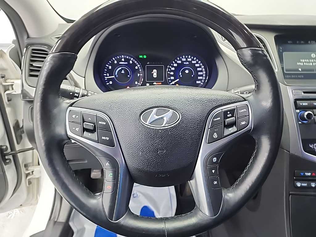 HYUNDAI Grandeur - Vista 9