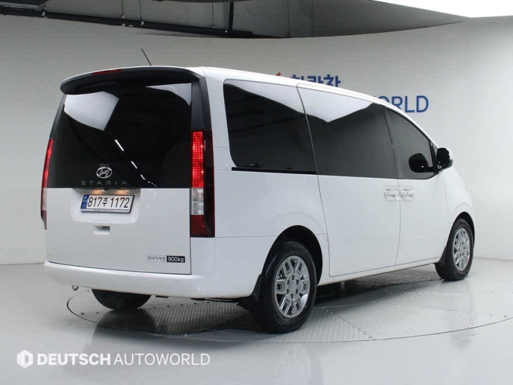 HYUNDAI Staria - Vista 2