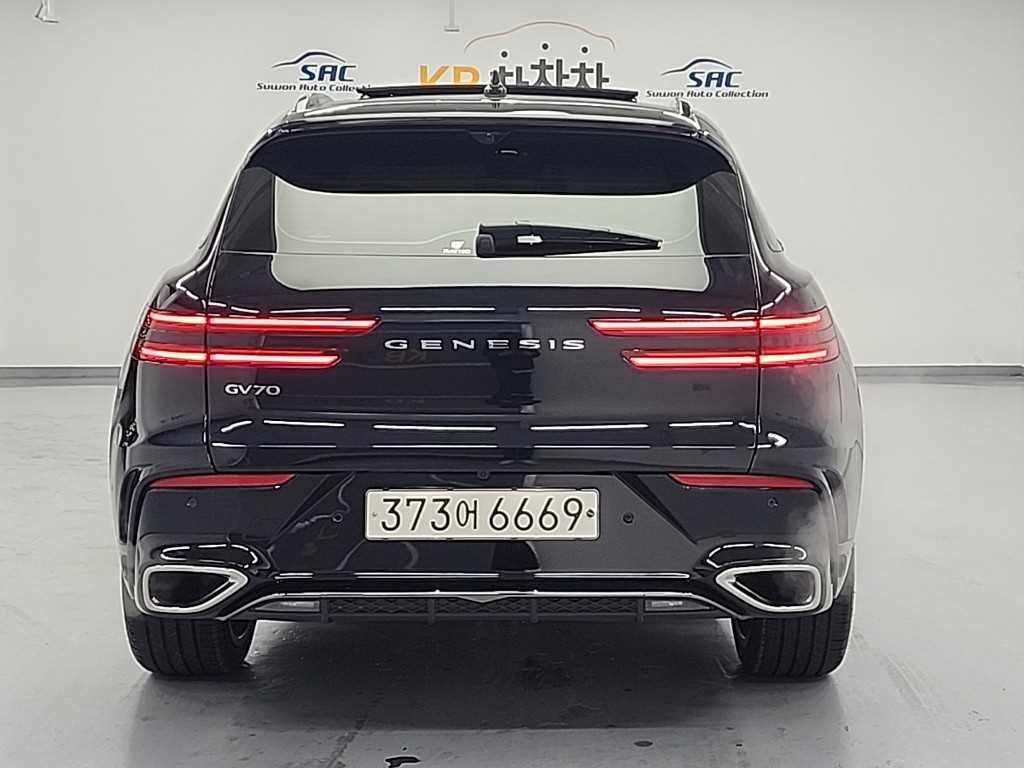 Genesis GV70 - Vista 3